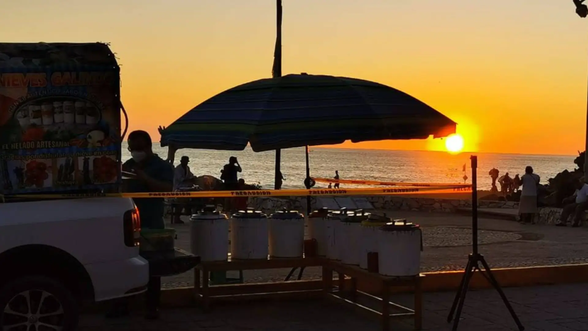 Atardecer en Playa Zicatela, Puerto Escondido